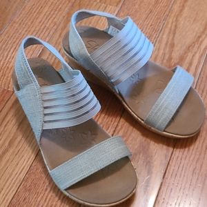 Sketchers heeled sandals